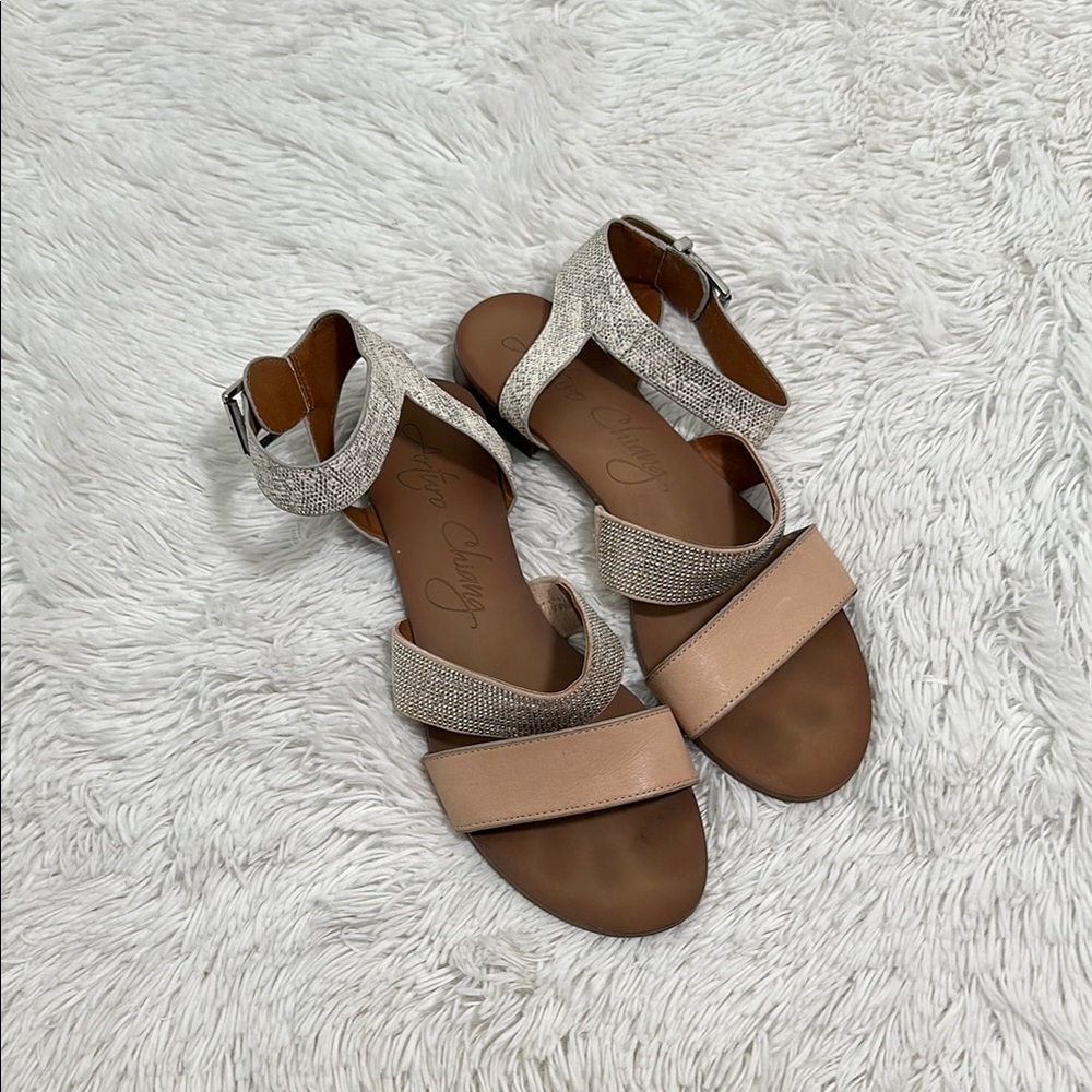 ๐จ Arturo Chiang Rhibestone Genuine Leather Sandals